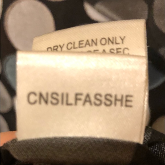 Ladies size Medium top with shimmering silver and grey dots - Picture 7 of 8